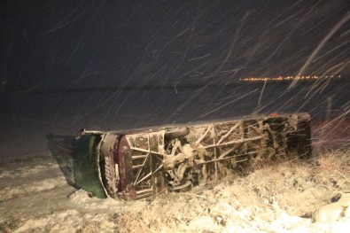 Ankara'da Yolcu Otobüsü Devrildi Açıklaması 20 Yaralı