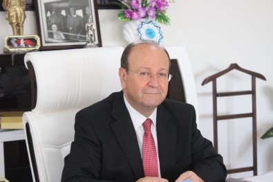 Başkan Özakcan Mehmet Akif Ersoy'u Andı
