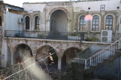 Cizre'de Mehmet Ağa Kasrı'nda Restorasyon Başladı