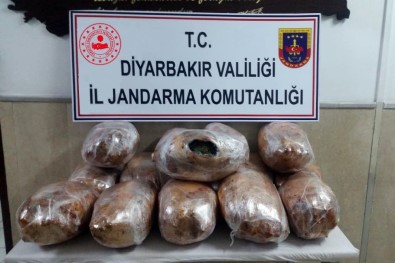 Diyarbakır'da 49 Kilo Esrar Ele Geçirildi