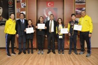 ŞEHITKAMIL BELEDIYESI - GKV'de Başarılı Okçu Ve Yüzücüler Ödüllendirildi