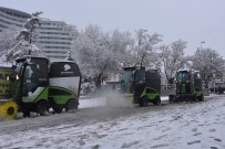 KAR TEMİZLEME - Kocasinan'da Karlı Yollara Anında Müdahale