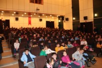 Köy Okulu Öğrencileri Tiyatroyla Buluştu