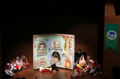 'Nasreddin Hoca' İsimli Tiyatro Vatandaşın Beğenisini Topladı