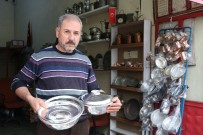 KALAYCILIK - Ömrünün 45 Yılını Kalay Yaparak Geçirdi