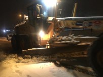 KALDIRIMLAR - Sincan Belediyesi Kar Mesaisinde