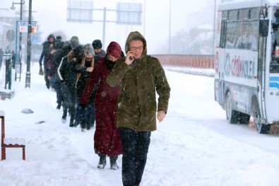 Yozgat'ta Kar Yağışı Zor Anlar Yaşattı