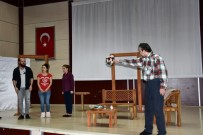 TİYATRO OYUNU - Gençlere Tiyatro İle Uyuşturucu Uyarısı