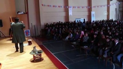 'İslam Ümmetinin Rol Modeli Mehmet Akif Ersoy'dur'