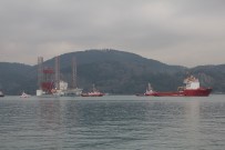 PETROL PLATFORMU - İstanbul Boğazından Dev Petrol Platform Geçti