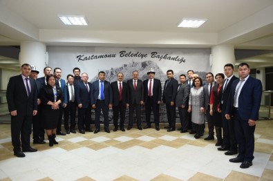 Kırgızistan Heyeti, Başkan Babaş'ı Ziyaret Etti