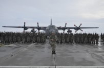 TUGAY KOMUTANI - Komandolar Sınır Ötesi Göreve Gönderildi