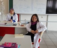 FELSEFE - Otomobilin Çarptığı Öğretmen Ve Müdür Yardımcısı Yaralandı