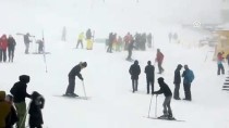 YABANCI TURİST - Uludağ'da Kar Kalınlığı 76 Santimetre