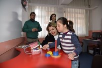 ENGELLİ ÖĞRENCİLER - Vali Deniz'in Eşi Olcay Deniz Özel Öğrencilerle Buluştu