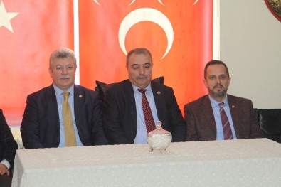 AK Parti Grup Başkanvekili Akbaşoğlu MHP İl Başkanlığını Ziyaret Etti