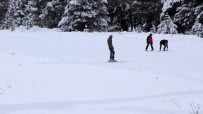 KAYAK TUTKUNLARI - Ardahan'da Kayak Sezonu Açıldı