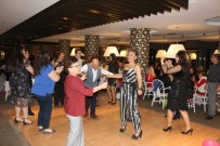 DİYALİZ HASTASI - Marmaris'te Diyaliz Hastaları Erken Yeni Yıl Kutlaması Yaptı