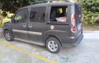 Antalya'da Park Halindeki 9 Araca Zarar Verdiler