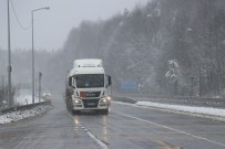 BOLU DAĞı - Bolu Dağı'nda Kar Yağışı Devam Ediyor