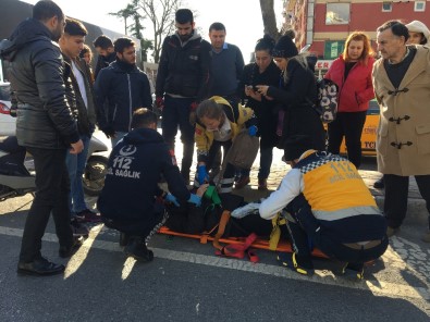 Çarptığı Kadını Ambulansa Taşıdı