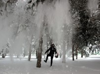 Erzurum'da Kar Yağışı, Buzlanma Ve Tipi Etkili Oluyor