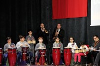 ENGELLİ ÇOCUK - Engelli Öğrencilerin Gösterisi Ayakta Alkışlandı