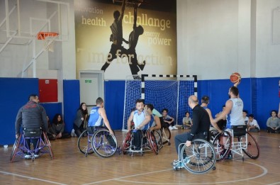 Engelliler Günü'ne Basketbol Maçı İle Dikkat Çektiler