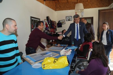 Engelsiz Atölyede Hem Öğreniyorlar Hem Üretiyorlar