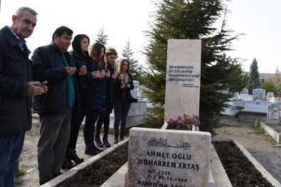 Halk Ozanı Neşet Ertaş'ın Babası Muharrem Ertaş, Ölümünün 34. Yılında Mezarı Başında Anıldı