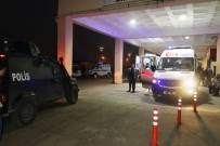 GAZİ YAŞARGİL - Hastane Önünde Silahlı Kavga Açıklaması 1'İ Ağır 5 Yaralı