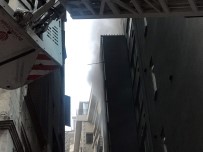 KARAKÖY - Karaköy'de 9 Katlı Otelde Yangın Paniği