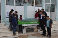 RECEP ÖZTÜRK - Kazada Ölen Matematik Öğretmenini Öğrencileri Uğurladı
