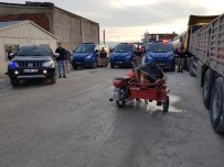 AKÇAKIRAZ - Sepetli Motorla Hırsızlık Yapan 2 Şüpheli Yakalandı