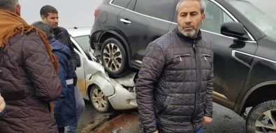 Cenaze Yolunda Zincirleme Kaza