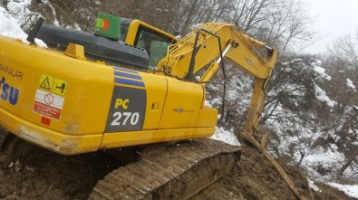 İş Makinesiyle Define Ararken Yakalandılar