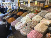 KEMERALTı - Yılbaşı, Esnafın Yüzünü Güldürdü