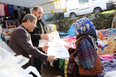 Belediye Başkanı Poşet Uygulamasına File Dağıtarak Destek Verdi