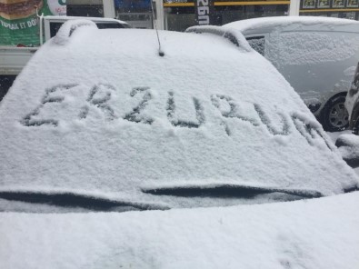 Erzurum'da Kar Yağışı, Buzlanma Ve Tipi Etkili Oluyor