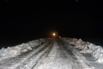 Kardan Dolayı Yolu Kapanan Köydeki Hasta, 4 Saat Süren Çalışma Sonrası Kurtarıldı Haberi