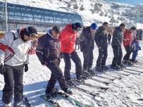 ÇALIŞAN GAZETECİLER GÜNÜ - Kayak Bilmeyen Gazeteci Kalmasın