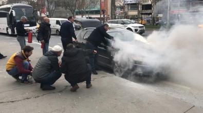(Özel) Seyrantepe'de Vatandaşların Maşrapa, Damacana, Ve Fırça İle Yangın Söndürme Çalışması