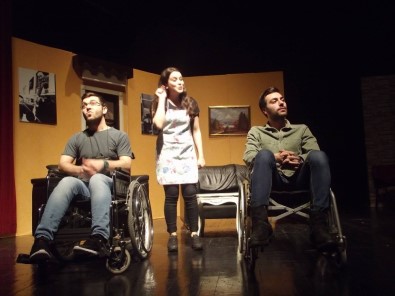 Avcılar'da Engelliler Günü'ne Özel  Tiyatro Gösterisi
