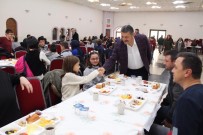 RESİM ATÖLYESİ - Başkan Akın, Kursiyerler İle Bir Araya Geldi