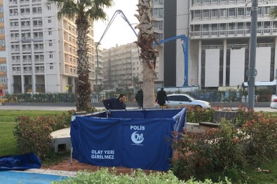 İzmir'de Denizden 18 Yaşındaki Gencin Cesedi Çıktı