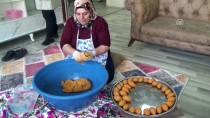 İÇLİ KÖFTE - Kadınlar Yaptıkları Yemekleri Satışa Sunuyor