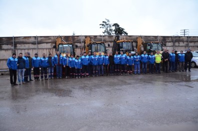 Kartepe Saha Çalışanları Kışlık Elbiselerine Kavuştu