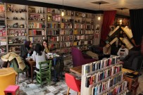 FELSEFE - Kitap Okumayı Sevdiren Mekan 'Kitap Kafe'