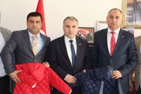 KEMAL DURU - Ticaret Borsası'ndan İhtiyaç Sahibi Öğrencilere Mont