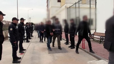 Adana'da Polise Zorluk Çıkaran 6 Kişi Tutuklandı